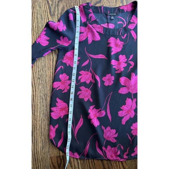 Banana Republic Black Pleat Back Blouse Pink Floral Office Size XS Career EUC - Picture 7 of 7